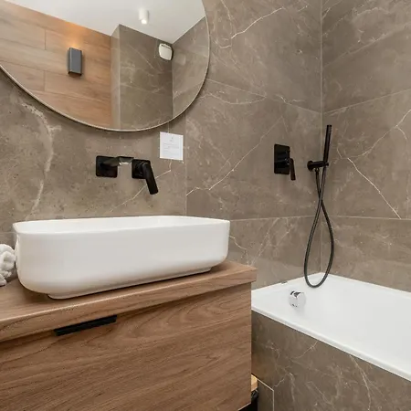 Klimatyzowany Apartament Z 3 Sypialniami I Parkingiem W Gdansku By Rent Like Apartmán *