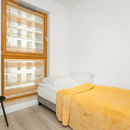 Klimatyzowany Apartament Z 3 Sypialniami I Parkingiem W Gdansku By Rent Like Apartment *