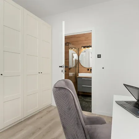 Apartment Klimatyzowany Apartament Z 3 Sypialniami I Parkingiem W Gdansku By Rent Like