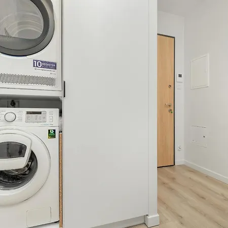 Klimatyzowany Apartament Z 3 Sypialniami I Parkingiem W Gdansku By Rent Like Danzig