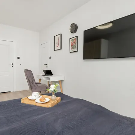 Klimatyzowany Apartament Z 3 Sypialniami I Parkingiem W Gdansku By Rent Like Apartment Danzig