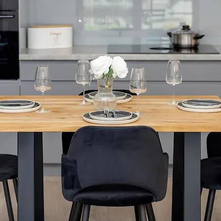 Klimatyzowany Apartament Z 3 Sypialniami I Parkingiem W Gdansku By Rent Like Apartment Danzig